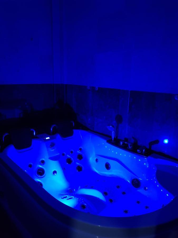 Lights Spa National Arena Mega Mall Monza บูคาเรสต์ ภายนอก รูปภาพ