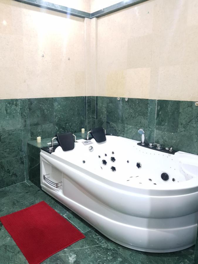 Lights Spa National Arena Mega Mall Monza บูคาเรสต์ ภายนอก รูปภาพ