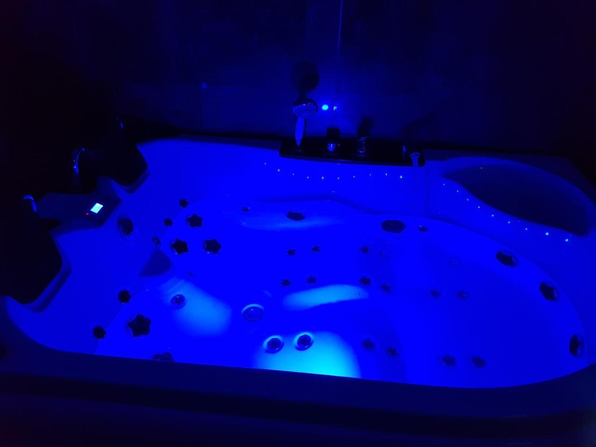 Lights Spa National Arena Mega Mall Monza บูคาเรสต์ ภายนอก รูปภาพ