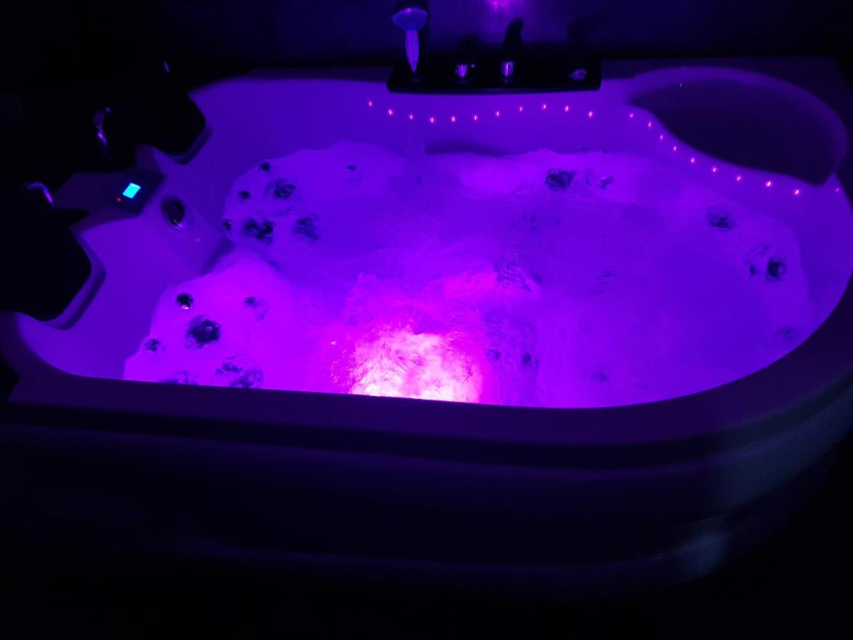 Lights Spa National Arena Mega Mall Monza บูคาเรสต์ ภายนอก รูปภาพ